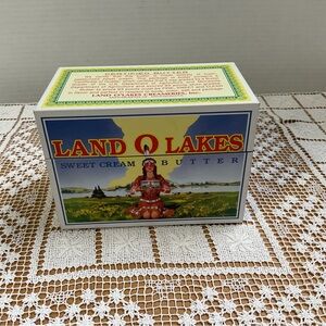 Vintage Land O lakes butter Recipe Tin with Sealed Recipe Cards and Dividers